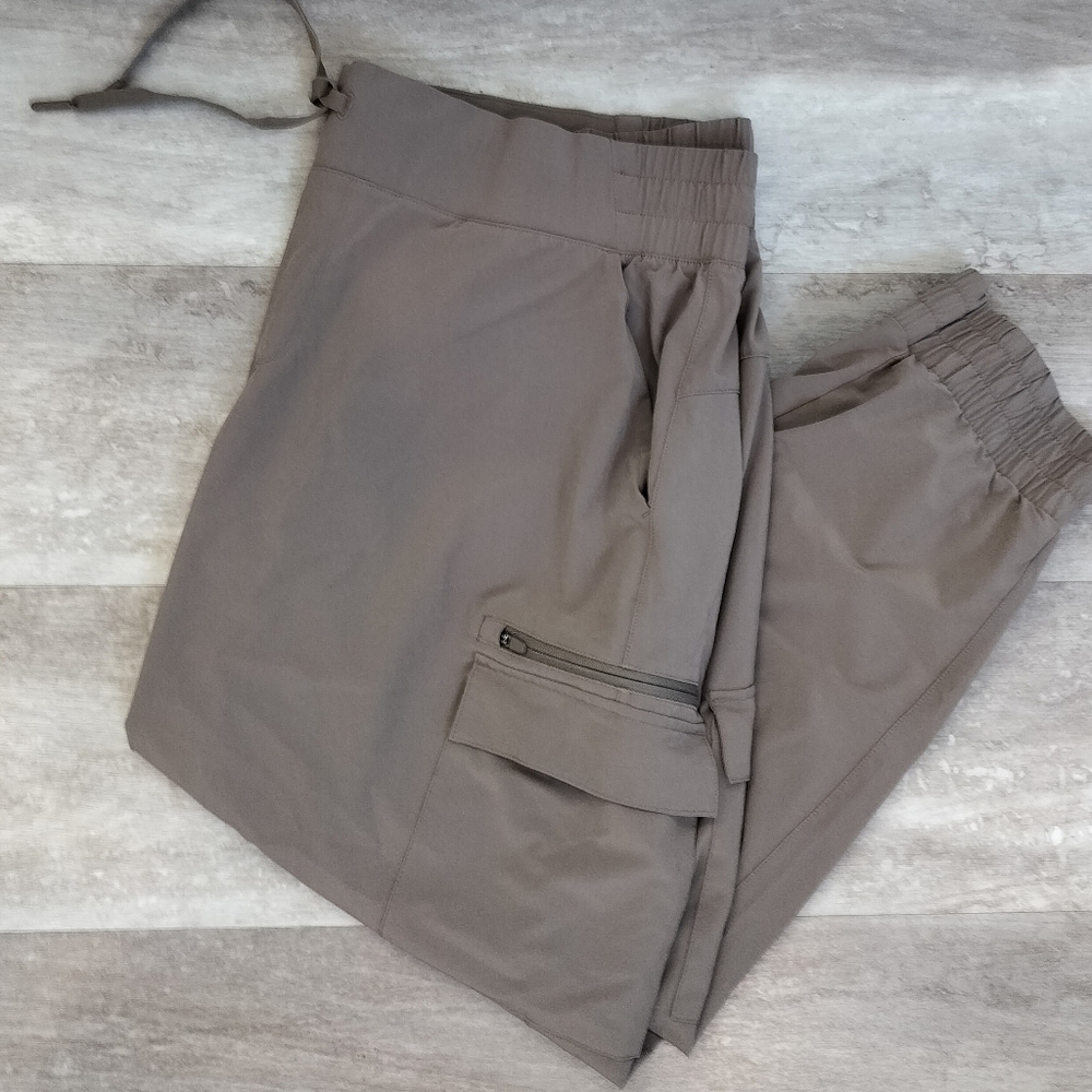 All In Motion Women's Stretch Woven Cargo Pants - Tan - Picture 4 of 5